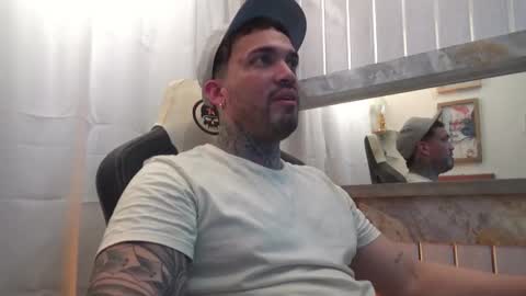 angellatino0 online show from October 16, 7:08 am