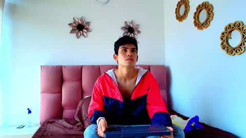 Snapshot of angelldustt_ chatting on October 16, 7:13 pm Angelldustt online show from October 16, 7:13 pm