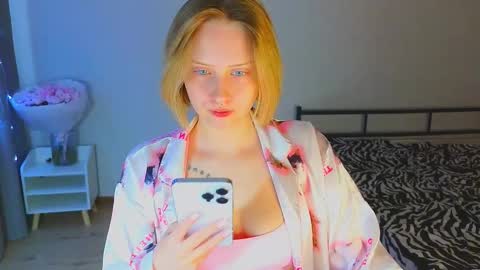 Cutie online show from October 30, 8:04 am