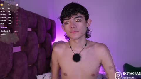 Angelo I work from home this is my room  online show from April 9, 3:21 am