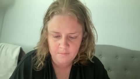 Snapshot of angeloflight273360 chatting on October 23, 6:31 pm Angel of Light online show from October 23, 6:31 pm