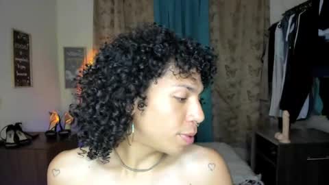 angelwhitte online show from April 11, 11:53 pm