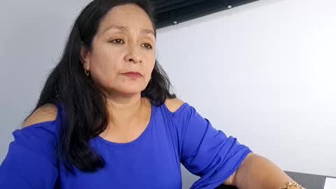 Angie online show from February 22, 2:50 am