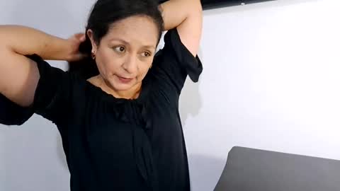 Angie online show from March 4, 2:17 am