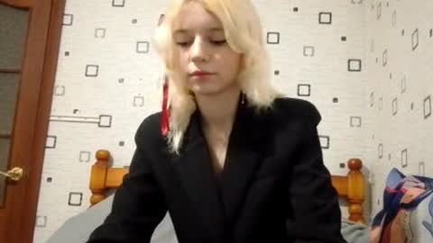 Sofa online show from December 19, 2:23 pm