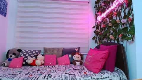 laura  online show from January 11, 2:28 am