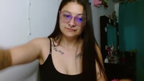 Valeri Villalobos   online show from January 16, 11:59 pm