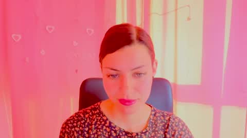 Anni online show from April 7, 3:58 pm