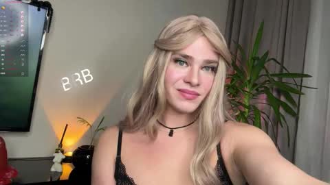 anjalin_sososok online show from October 4, 2:59 pm