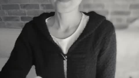 Anje online show from February 4, 7:40 pm