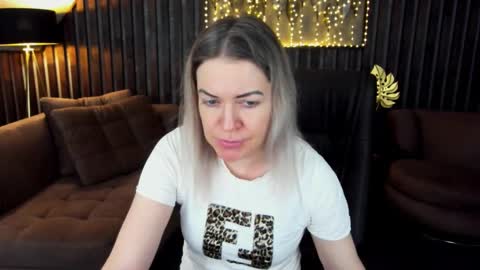 anna_snow9 online show from March 21, 5:17 pm