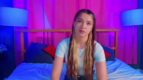 Anna online show from April 4, 8:10 am