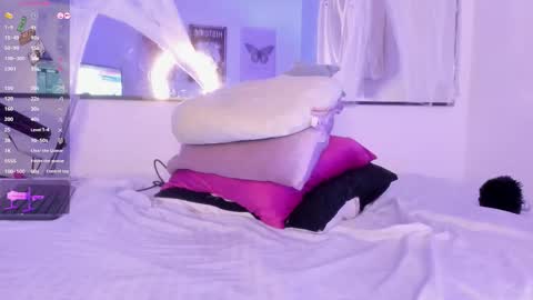 Anna online show from October 26, 1:12 pm