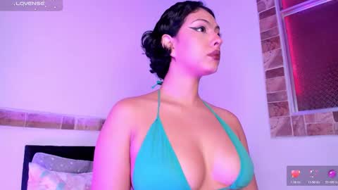 annafoox_ online show from November 6, 4:37 am