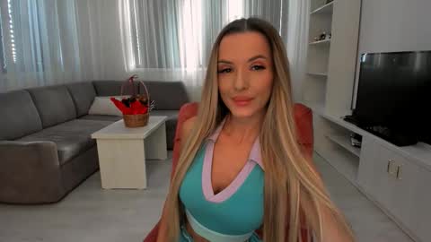 annaise  online show from January 13, 8:33 am