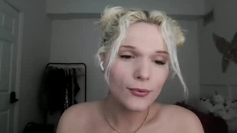 AnnaMarrie online show from April 9, 7:41 pm