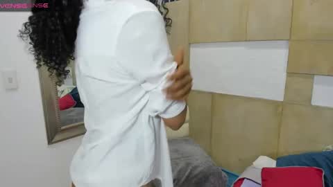 Anna online show from December 4, 9:47 pm