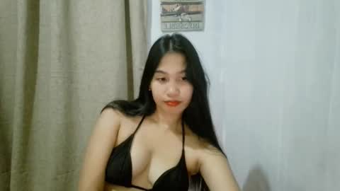 Riane online show from November 6, 1:14 pm