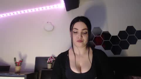 annebellee69 online show from March 3, 9:26 pm