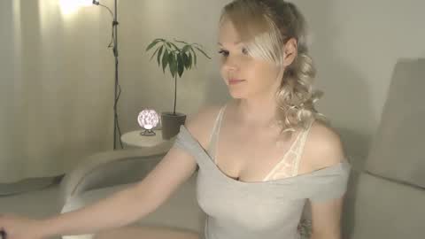 Annett online show from February 8, 3:42 pm