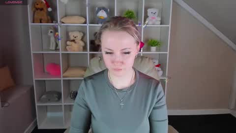 Joyce Howard online show from March 28, 8:27 am