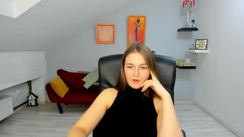 annewilsonn online show from January 12, 12:45 pm