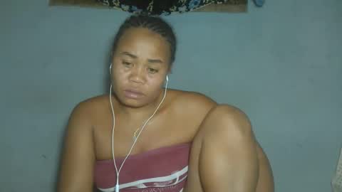 annick98 online show from April 18, 8:31 pm