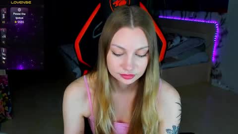 Annie online show from April 2, 10:27 pm