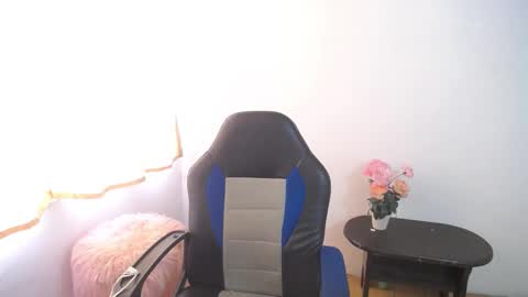 Annie3 online show from September 19, 6:22 pm