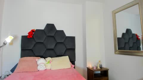 Annie online show from December 19, 9:27 pm