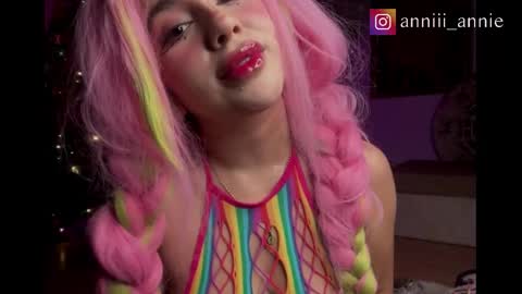 JEANNE no olvides seguirme dont forget follow me  uu online show from November 20, 4:00 am