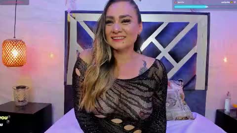 annie_vega17 online show from December 16, 8:59 pm