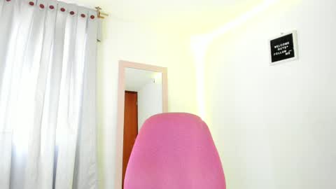 Annie  online show from December 30, 8:25 pm