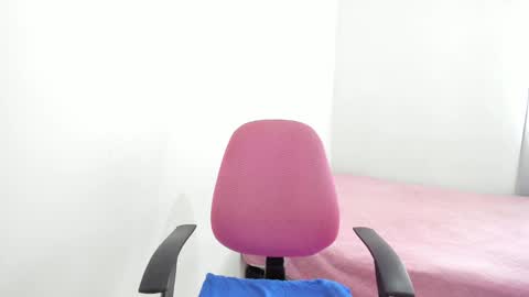 Annie  online show from March 5, 5:18 pm