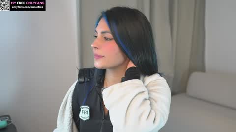 Snapshot of annieguzman_ chatting on October 23, 2:13 am Annie FREE TRIAL IN BIO online show from October 23, 2:13 am