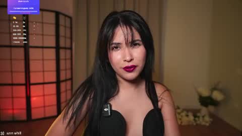anniehillofficial_ online show from June 10, 7:35 pm