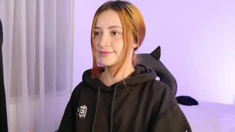 Annie online show from April 8, 2:03 am