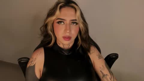 Annika online show from March 1, 2:54 pm