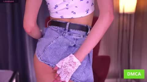 Annuetta online show from November 12, 3:25 pm