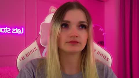 annyraii online show from February 6, 6:32 pm