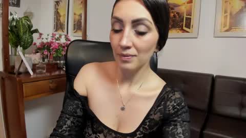 Anny online show from August 4, 11:39 am