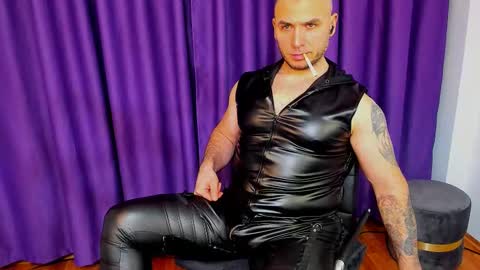 Snapshot of anthony_hard_ chatting on February 17, 9:00 pm Anthony online show from February 17, 9:00 pm