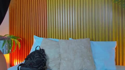 A N T O N E L L A  online show from September 22, 12:31 pm