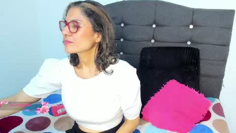 antonella_rizzo01 online show from June 29, 3:25 am