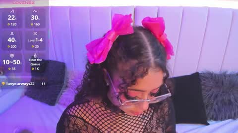 A N T O N E L L E  online show from March 12, 11:58 am