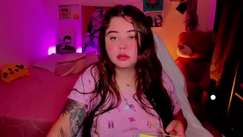   Independent model  online show from March 1, 4:26 am