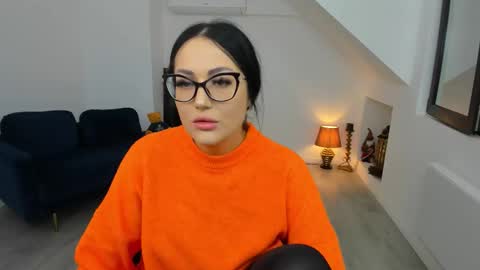 Anya online show from December 2, 5:04 am