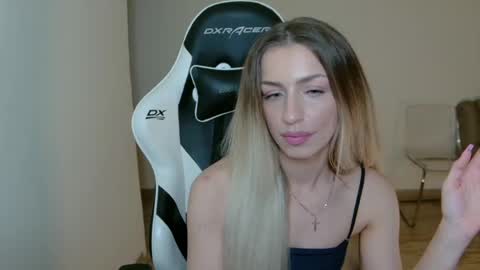 Anya online show from June 4, 5:52 pm