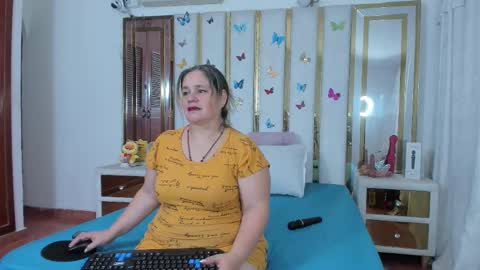 Anyela  online show from November 18, 2:03 am