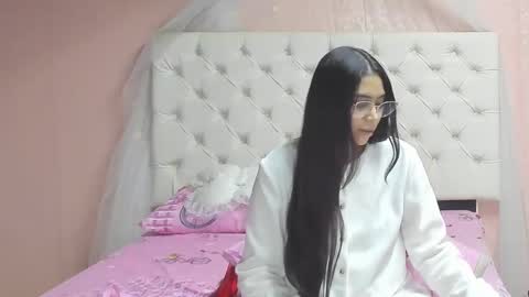 Aome Rainbow online show from November 22, 7:07 am